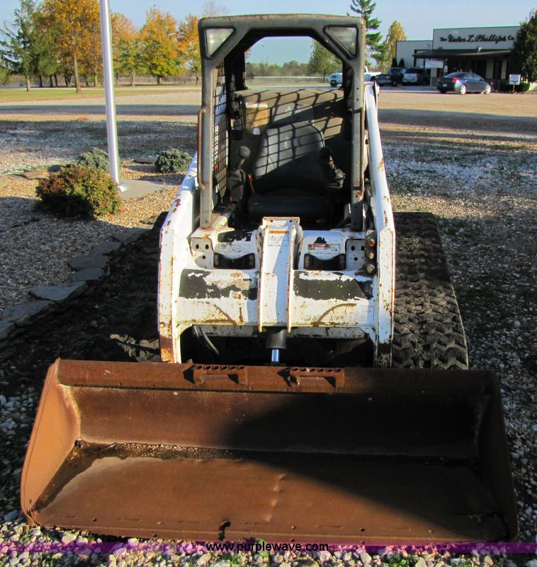 image for item 3540 2003 Bobcat T200 skid steer