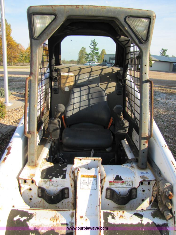image for item 3540 2003 Bobcat T200 skid steer