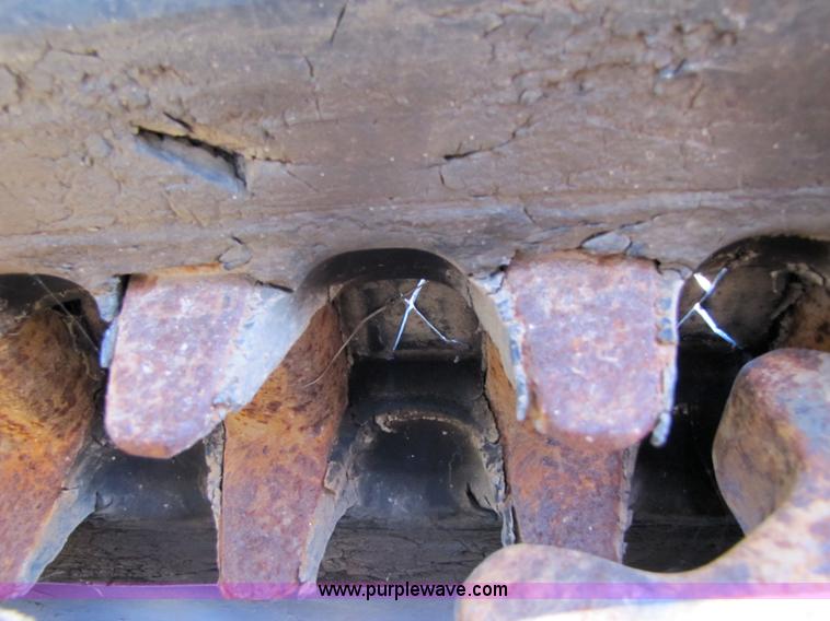 image for item 3540 2003 Bobcat T200 skid steer