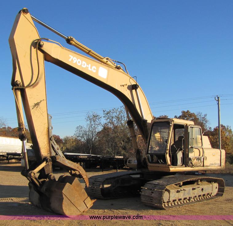 image for item 3556 1988 John Deere 790 D-LC excavator