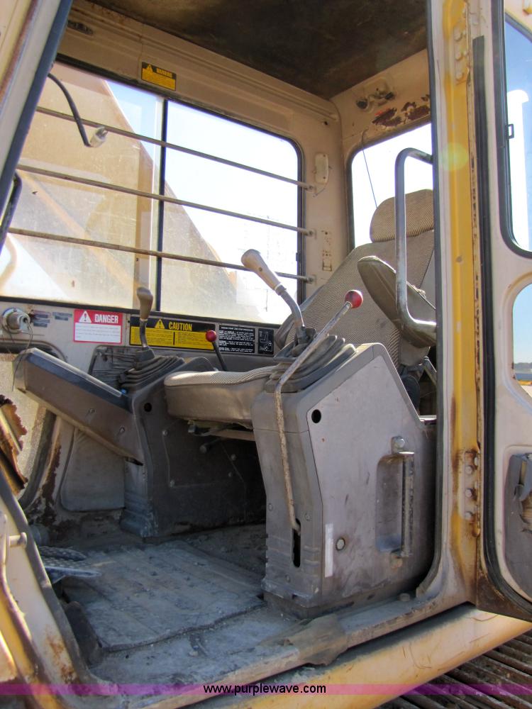 image for item 3556 1988 John Deere 790 D-LC excavator