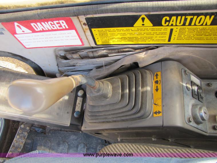 image for item 3556 1988 John Deere 790 D-LC excavator