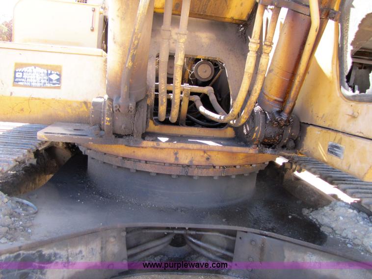 image for item 3556 1988 John Deere 790 D-LC excavator