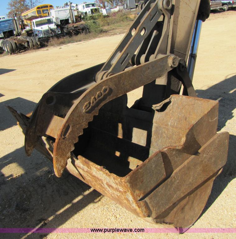 image for item 3556 1988 John Deere 790 D-LC excavator