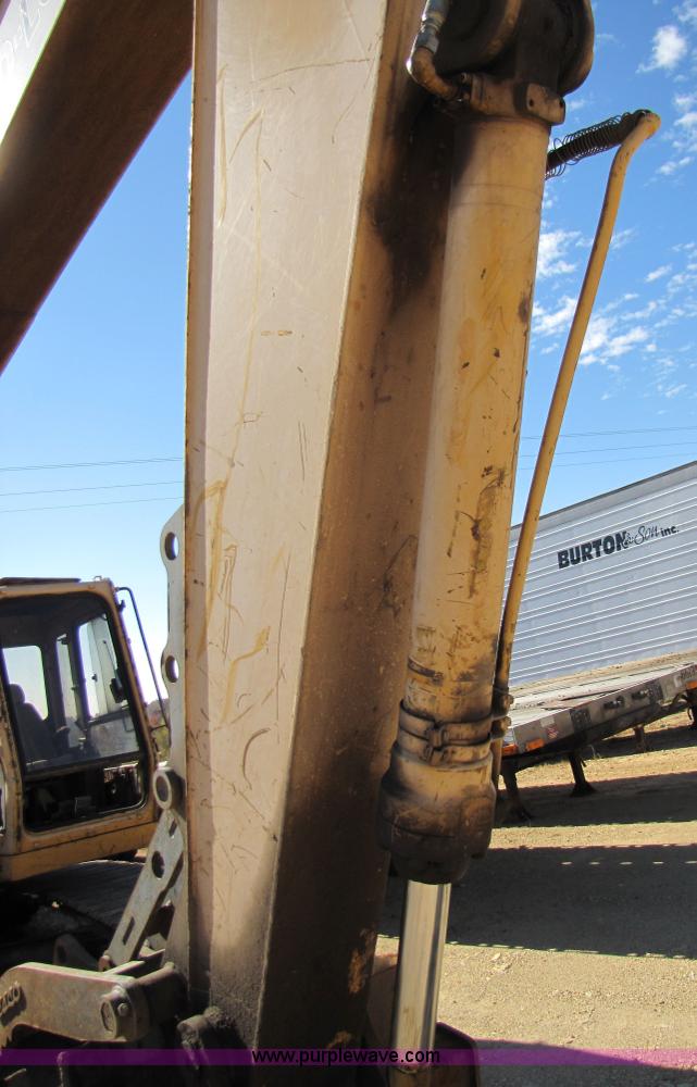 image for item 3556 1988 John Deere 790 D-LC excavator