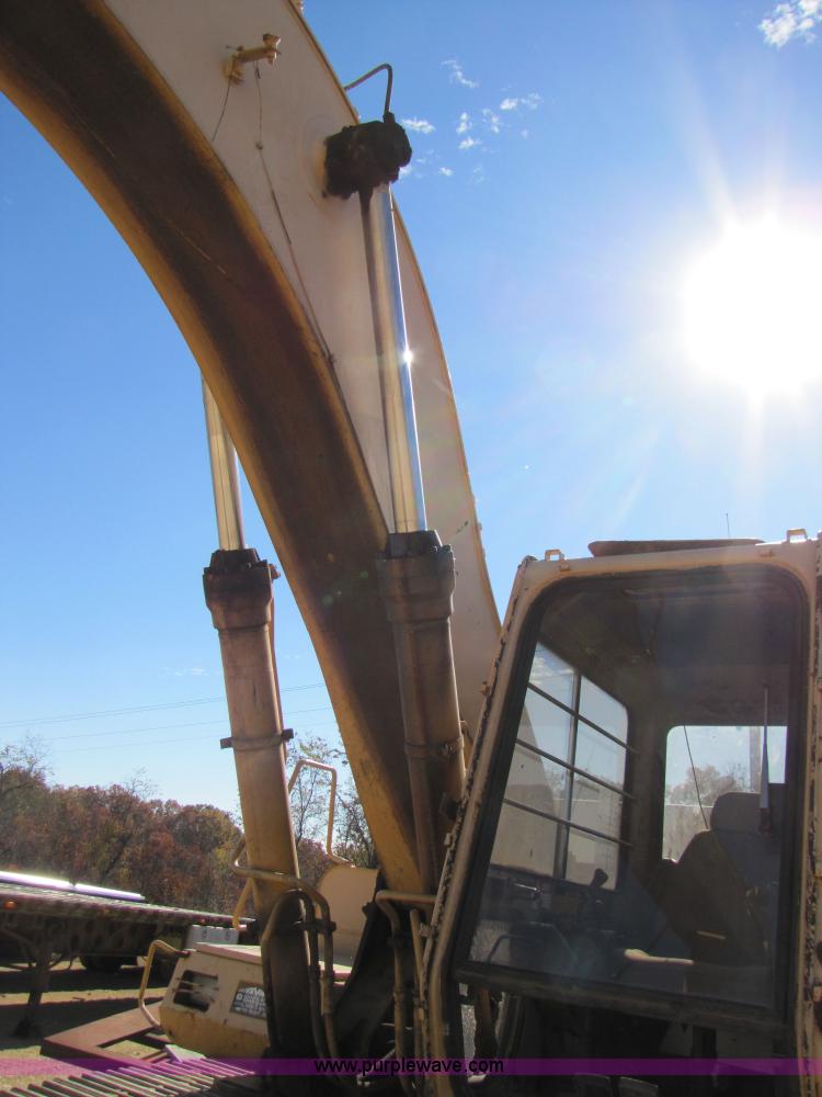 image for item 3556 1988 John Deere 790 D-LC excavator