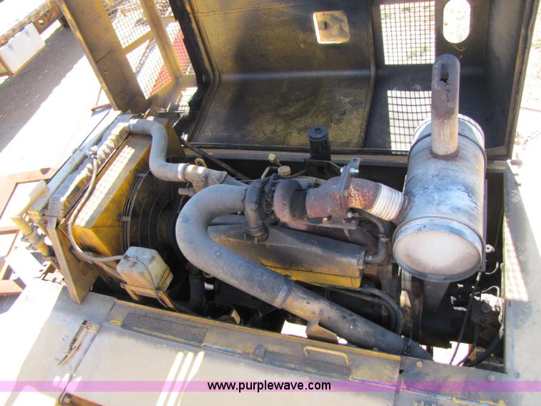 image for item 3556 1988 John Deere 790 D-LC excavator