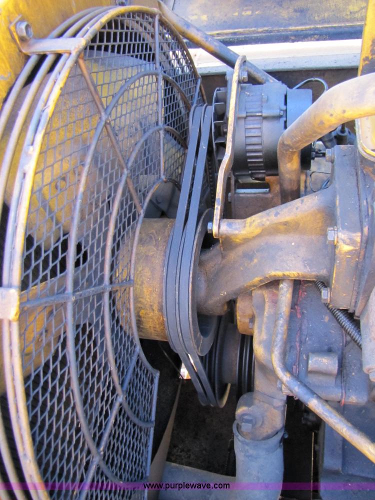 image for item 3556 1988 John Deere 790 D-LC excavator