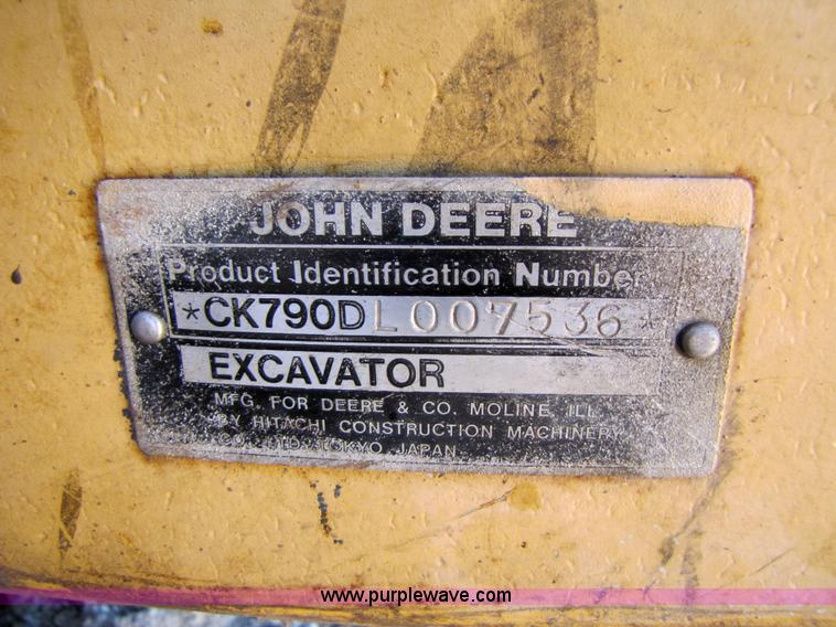 image for item 3556 1988 John Deere 790 D-LC excavator