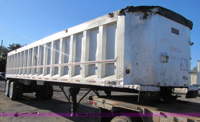 image for item 3593 1997 Travis 39' aluminum end dump trailer
