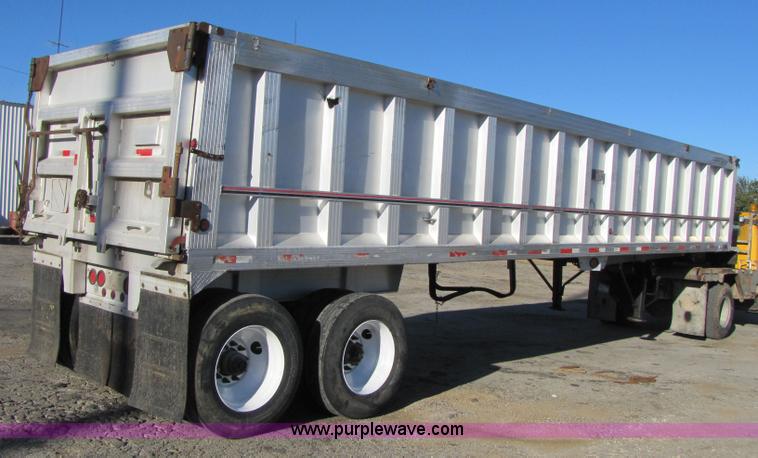 image for item 3593 1997 Travis 39' aluminum end dump trailer