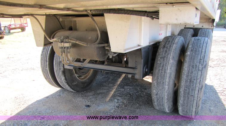 image for item 3593 1997 Travis 39' aluminum end dump trailer