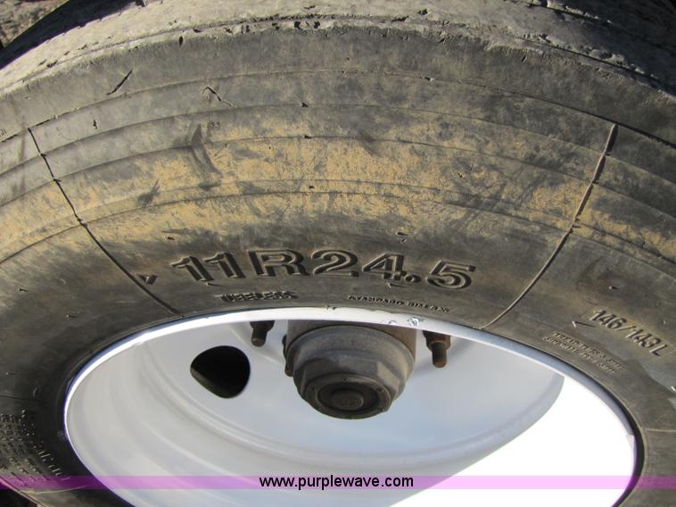 image for item 3593 1997 Travis 39' aluminum end dump trailer