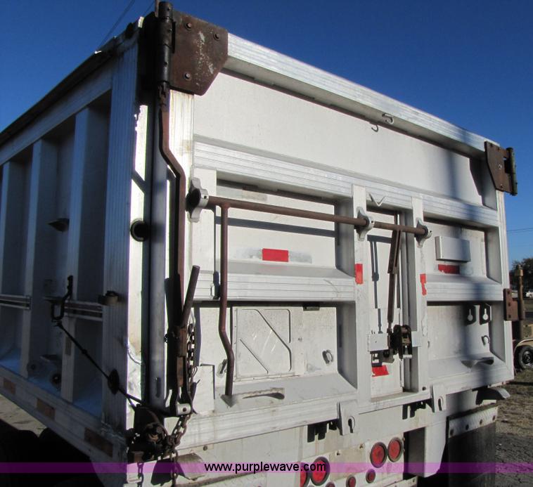 image for item 3593 1997 Travis 39' aluminum end dump trailer