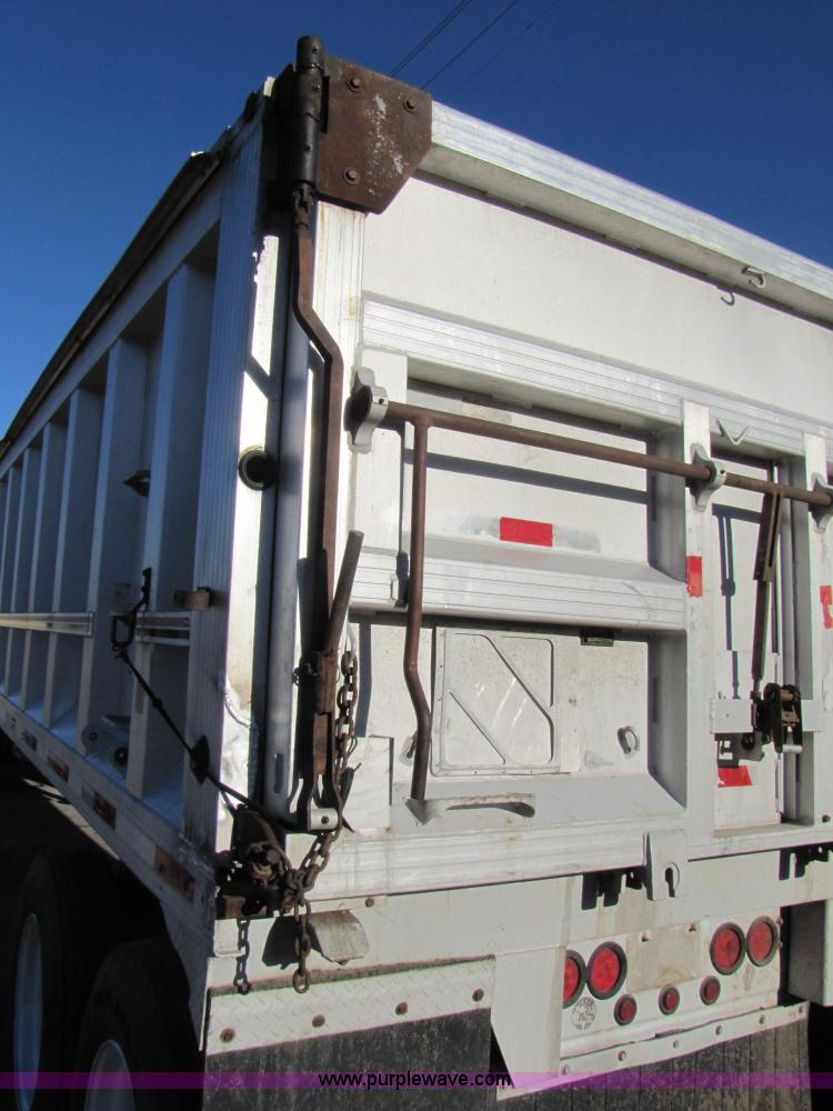 image for item 3593 1997 Travis 39' aluminum end dump trailer