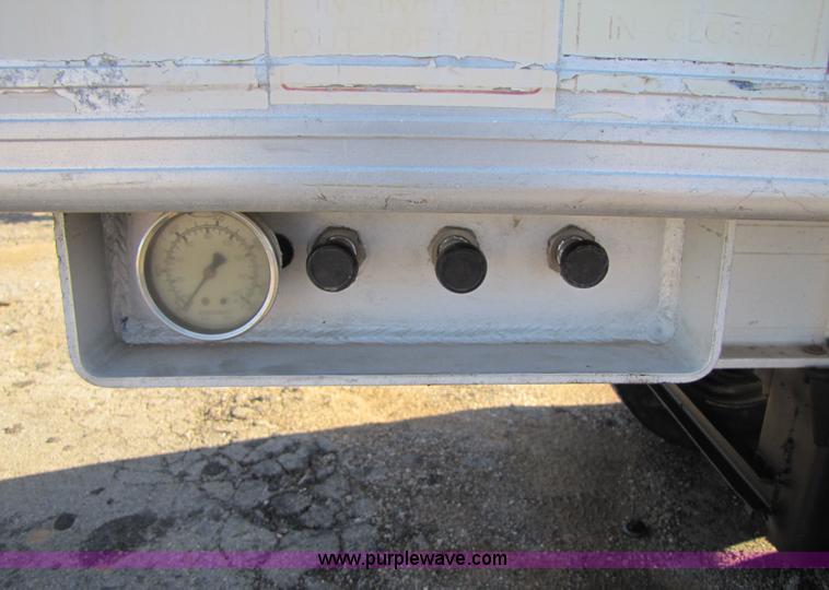 image for item 3593 1997 Travis 39' aluminum end dump trailer