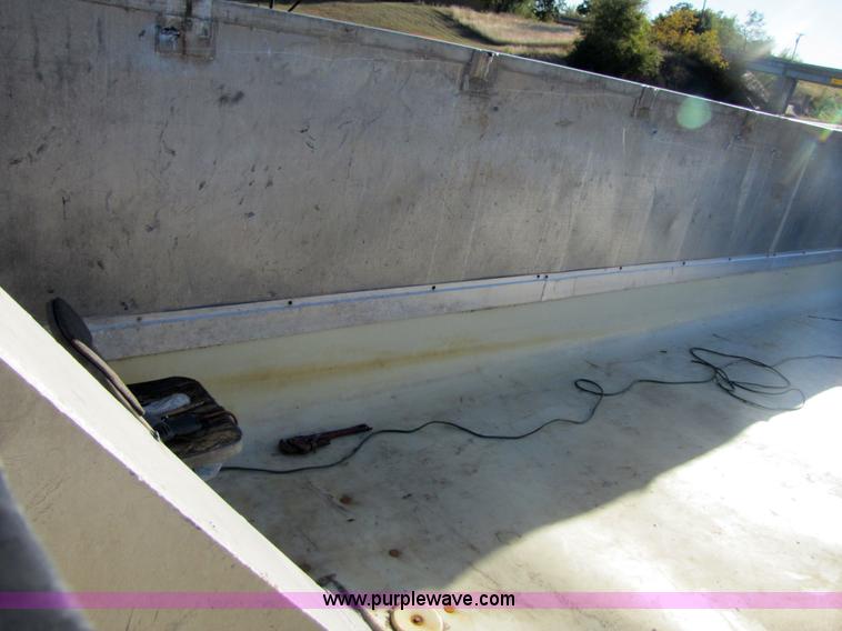 image for item 3593 1997 Travis 39' aluminum end dump trailer