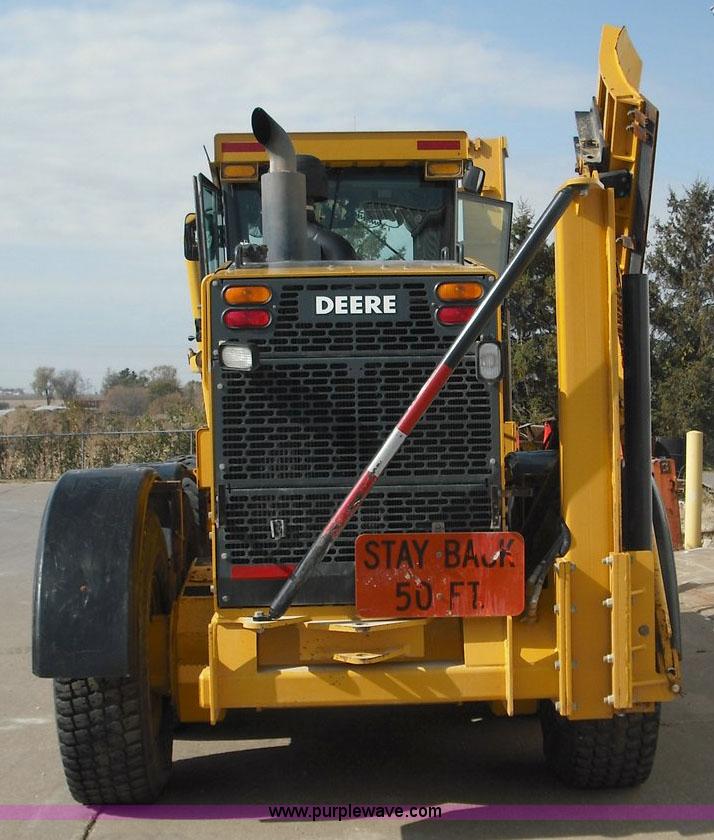 image for item 3643 2003 John Deere 770CH Series II motor grader