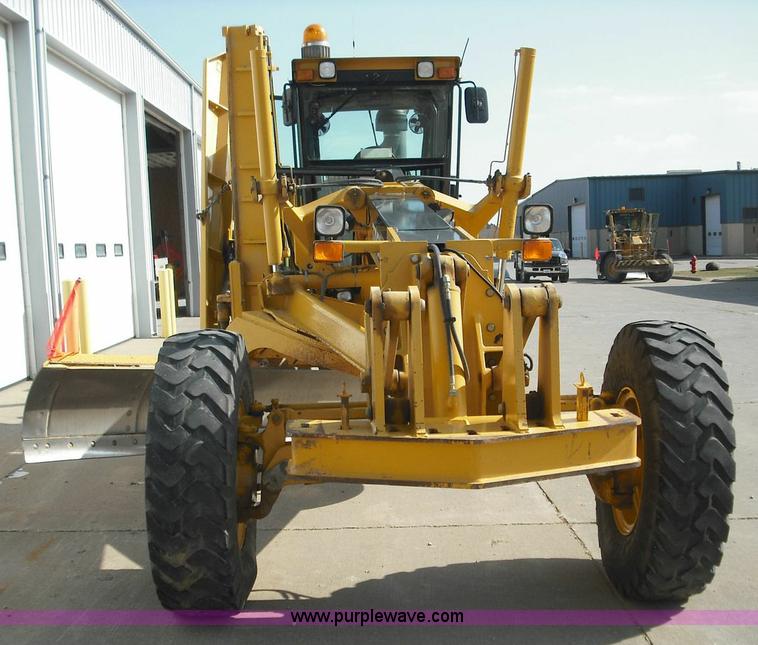 image for item 3643 2003 John Deere 770CH Series II motor grader