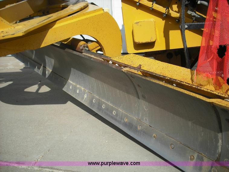 image for item 3643 2003 John Deere 770CH Series II motor grader