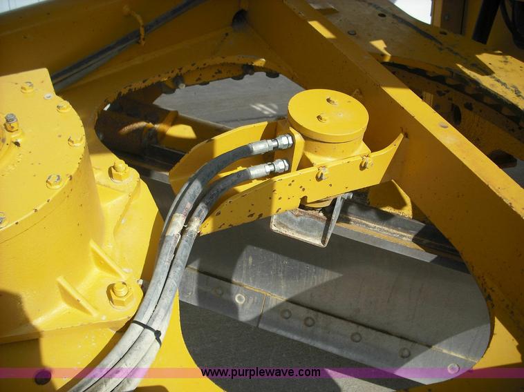 image for item 3643 2003 John Deere 770CH Series II motor grader