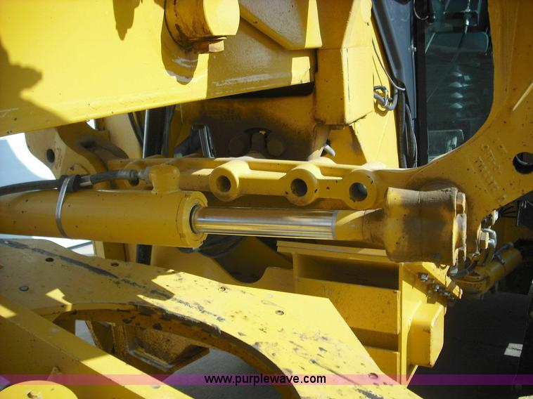 image for item 3643 2003 John Deere 770CH Series II motor grader