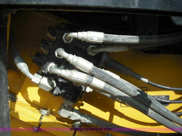 image for item 3643 2003 John Deere 770CH Series II motor grader