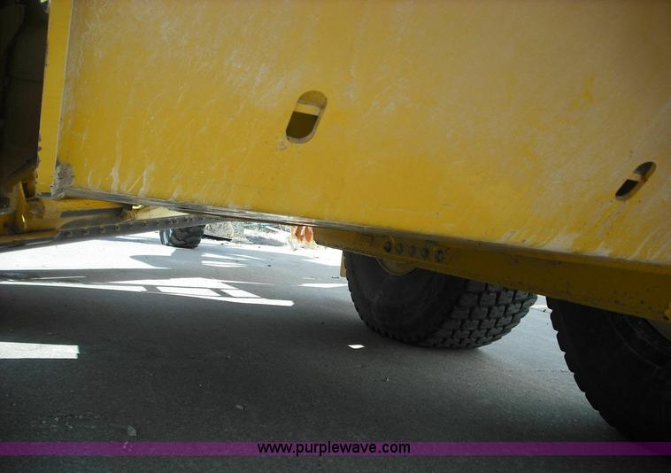 image for item 3643 2003 John Deere 770CH Series II motor grader