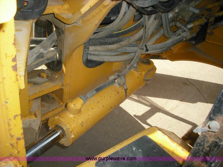 image for item 3643 2003 John Deere 770CH Series II motor grader