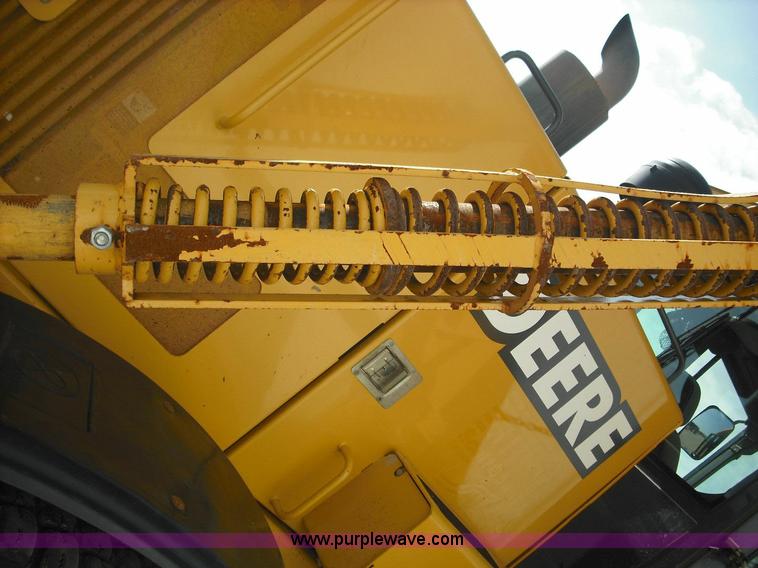 image for item 3643 2003 John Deere 770CH Series II motor grader