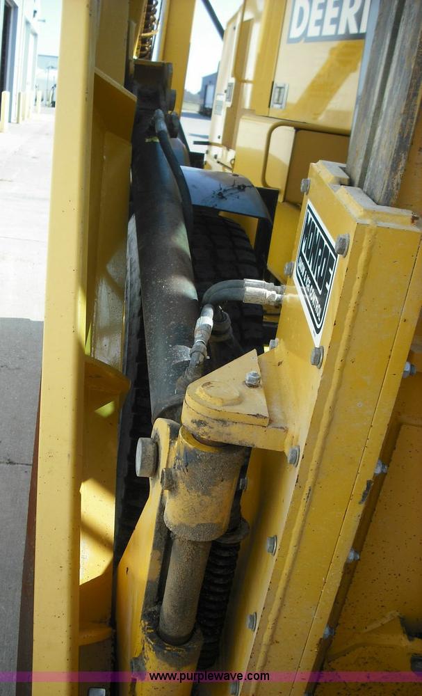 image for item 3643 2003 John Deere 770CH Series II motor grader