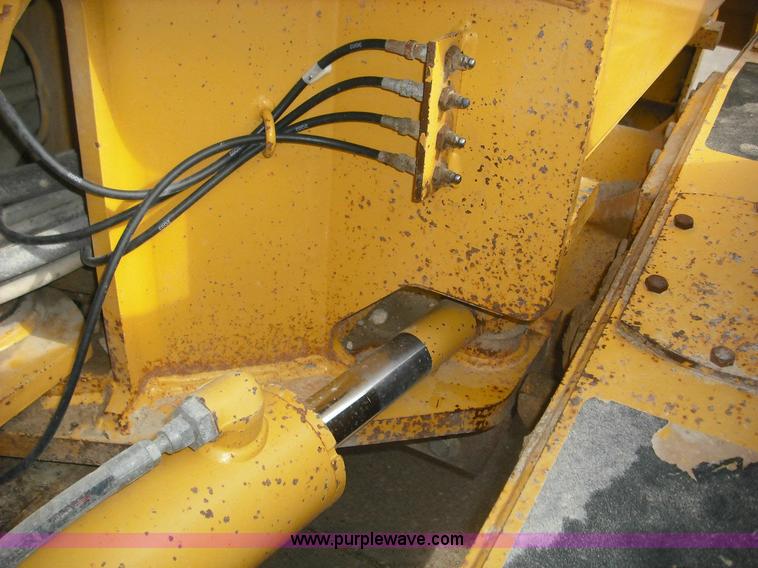 image for item 3643 2003 John Deere 770CH Series II motor grader