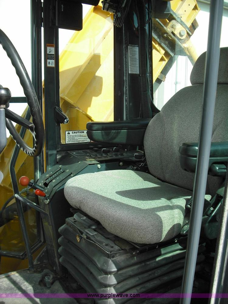 image for item 3643 2003 John Deere 770CH Series II motor grader