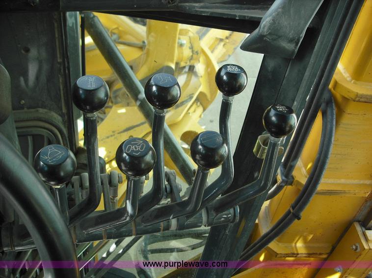 image for item 3643 2003 John Deere 770CH Series II motor grader