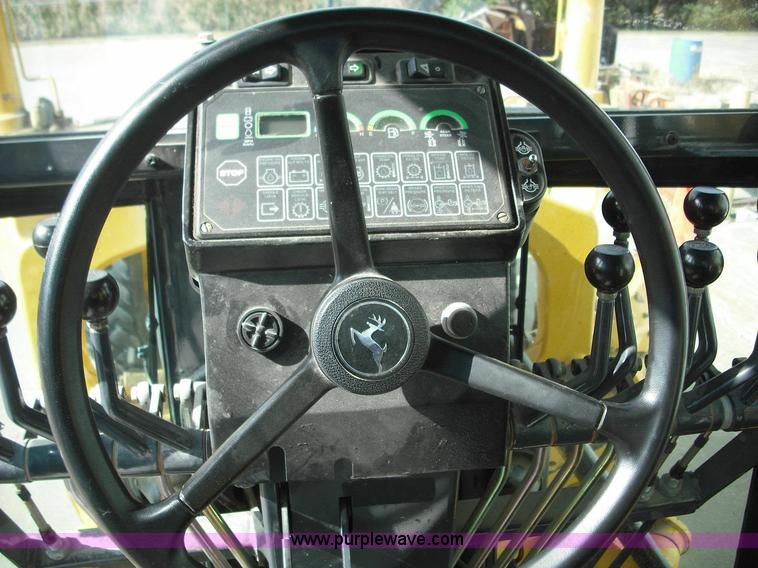 image for item 3643 2003 John Deere 770CH Series II motor grader