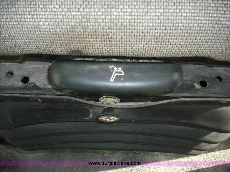 image for item 3643 2003 John Deere 770CH Series II motor grader