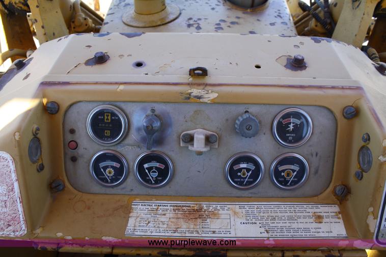 image for item 4675 1973 Caterpillar 951C track loader