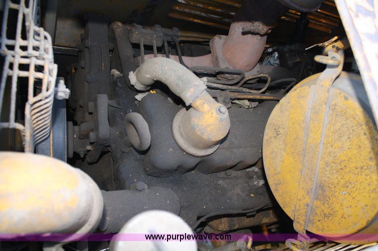 image for item 4675 1973 Caterpillar 951C track loader