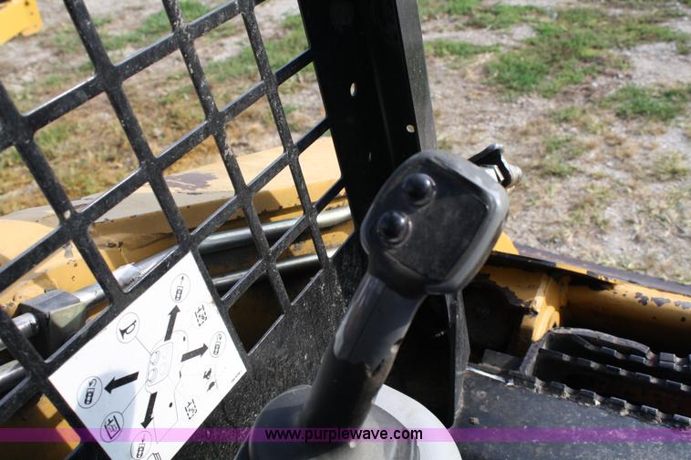 image for item 4684 2006 Caterpillar 252B skid steer
