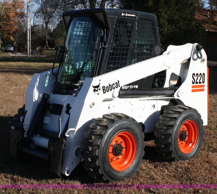image for item 4731 2007 Bobcat S220 skid steer