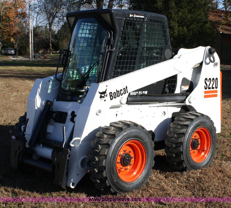 image for item 4731 2007 Bobcat S220 skid steer