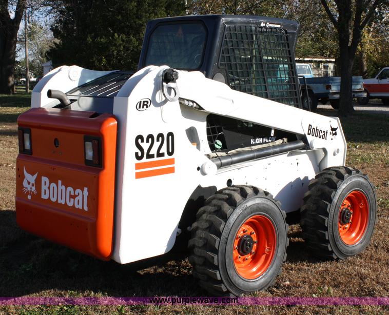 image for item 4731 2007 Bobcat S220 skid steer
