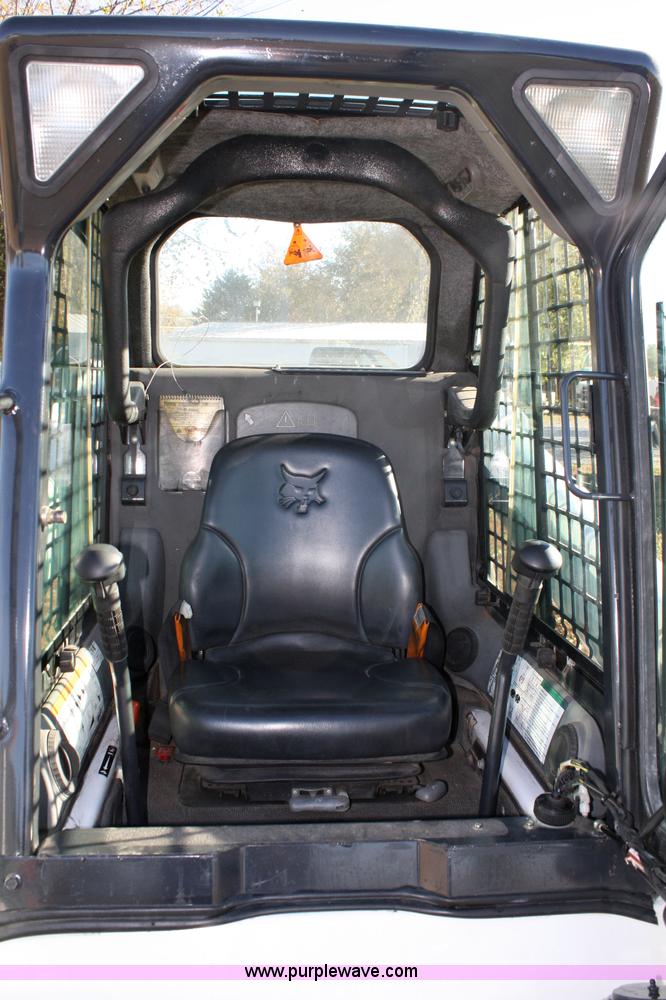 image for item 4731 2007 Bobcat S220 skid steer