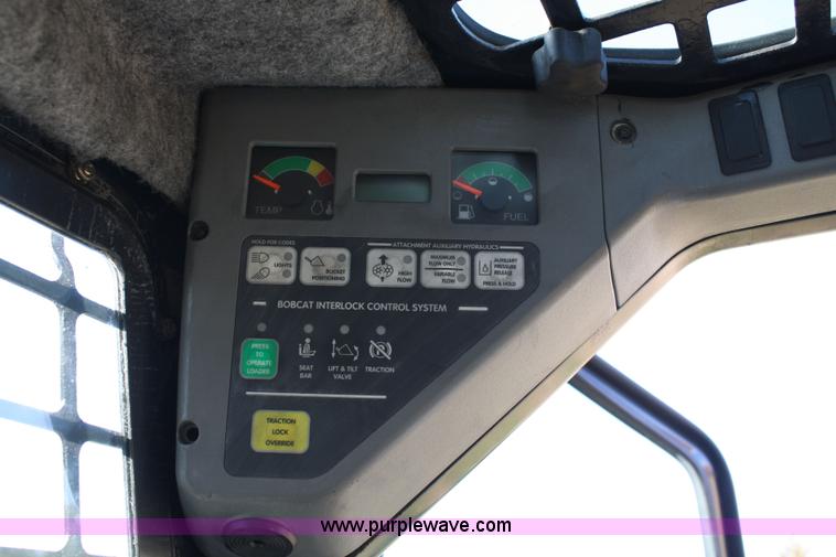 image for item 4731 2007 Bobcat S220 skid steer