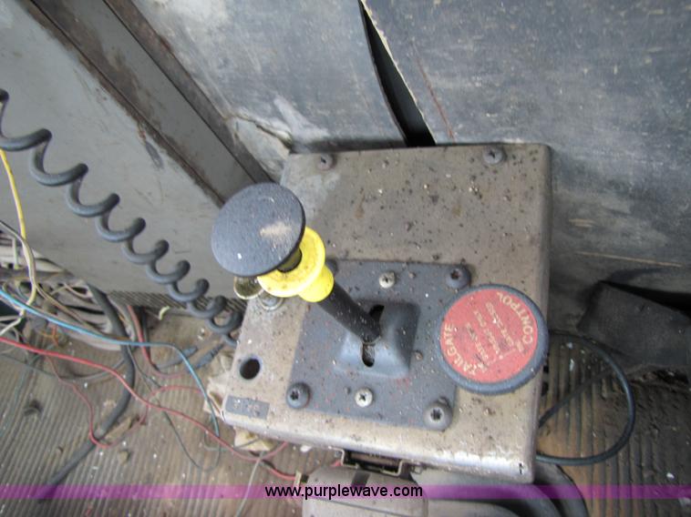 image for item 4761 1988 Ford LNT9000 semi truck