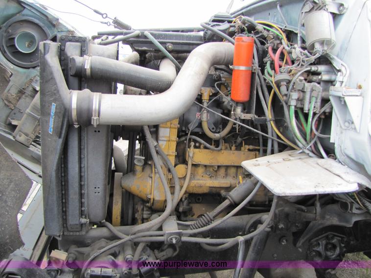 image for item 4761 1988 Ford LNT9000 semi truck