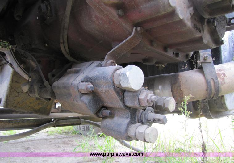 image for item 4761 1988 Ford LNT9000 semi truck