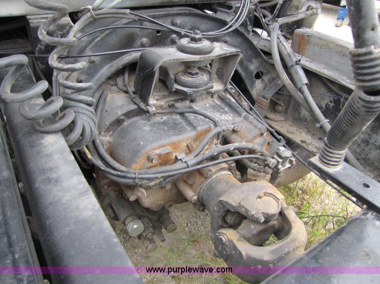 image for item 4761 1988 Ford LNT9000 semi truck