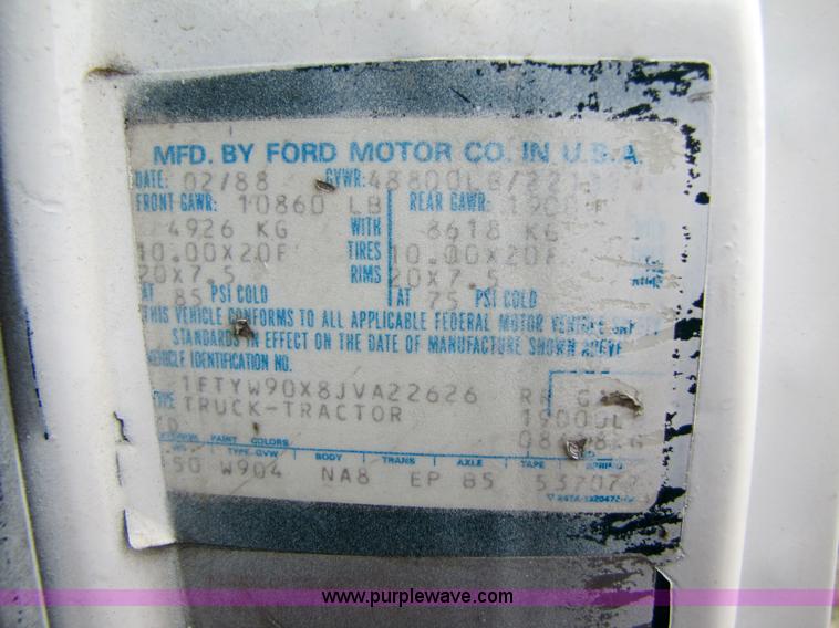 image for item 4761 1988 Ford LNT9000 semi truck