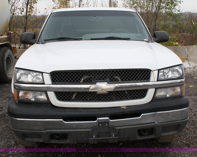image for item 5027 2003 Chevrolet 1500HD crew-cab pickup